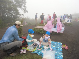 画像：山頂でのお昼ご飯は最高でした