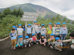 画像：山頂では雄大な岩手山が間近に迫っていました