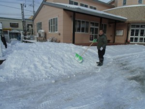 画像：ゲレンデが完成！そりっこで遊びましょう。